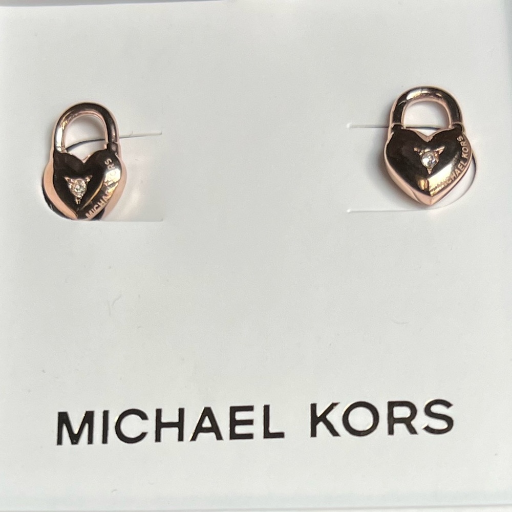 New Michael Kors Logo Heart Padlock Stud Earrings - Picture 7 of 11